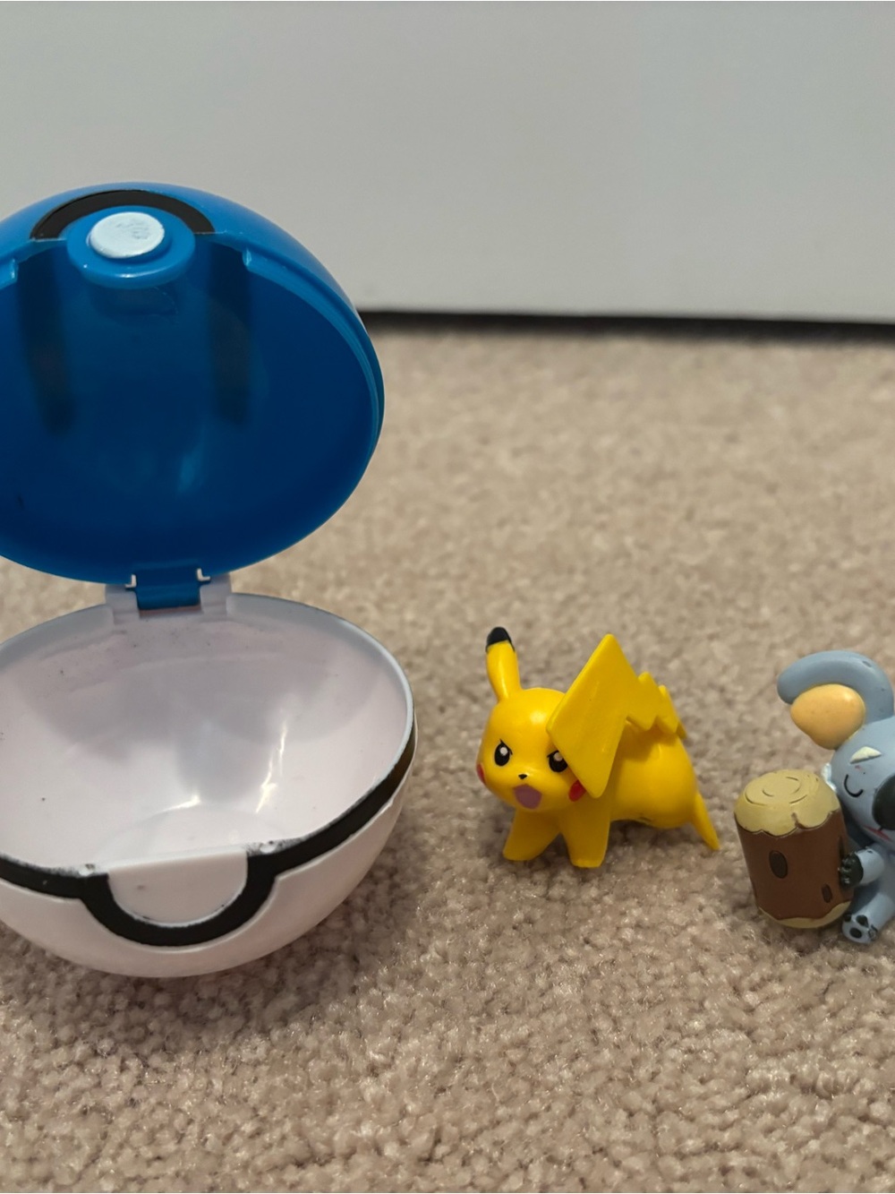 Pokemon Great Ball Poke Ball Vintage Pikachu Komala Mini Figures Tomy Takara